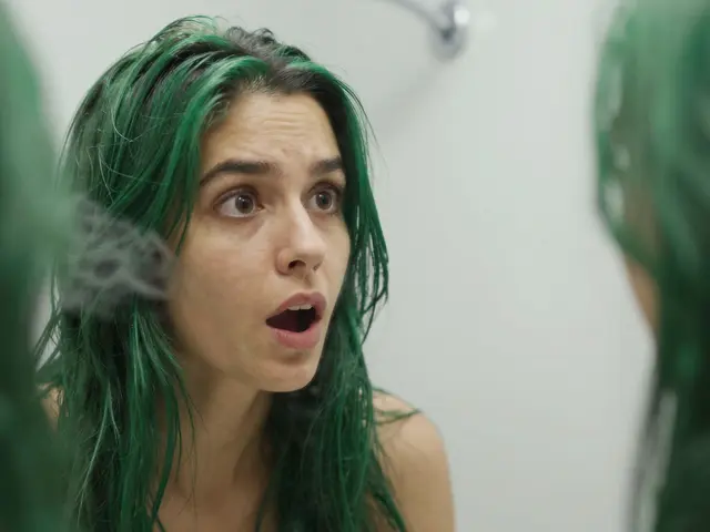 How to Remove Dark Green Semi-Permanent Hair Dye: Safe & Effective Methods